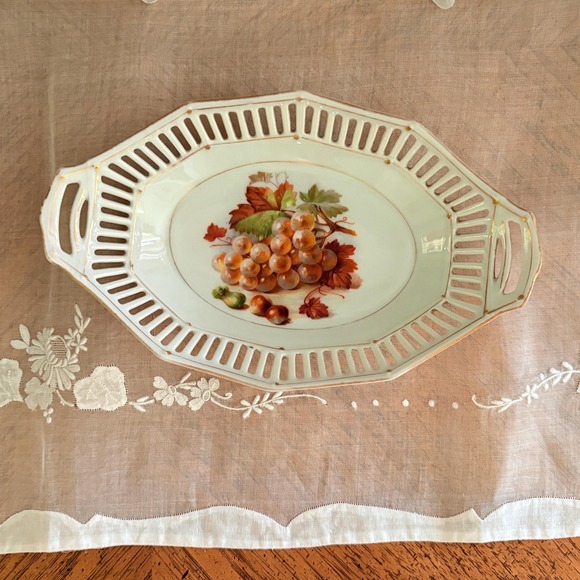 Vintage Schumann Bavaria Reticulated Porcelain Dish‎ Grapes & Nuts Oval Germany - Picture 10 of 10